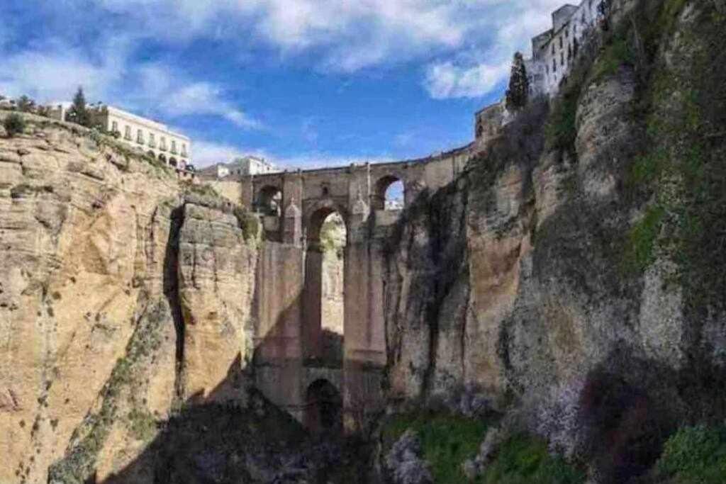 V Apartamentos Morales & Arnal Ρόντα Εξωτερικό φωτογραφία
